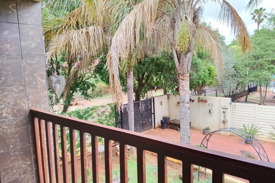 5 Bedroom Property for Sale in Meerhof North West